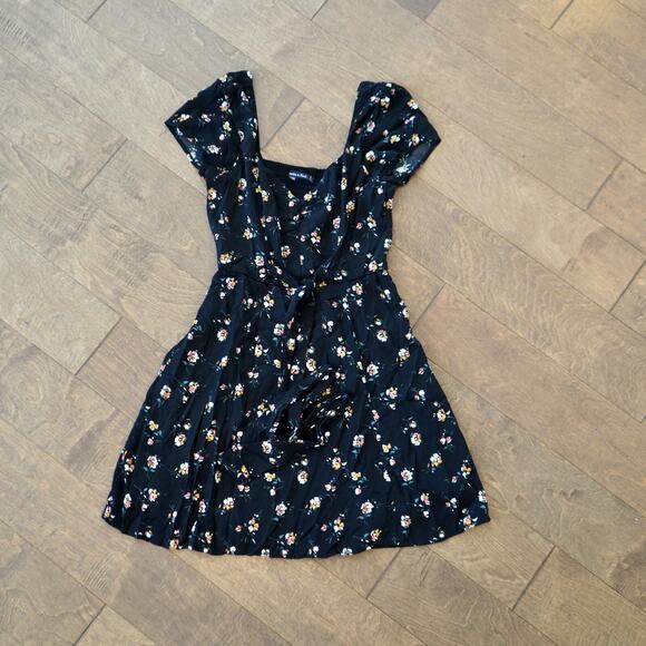 Abercrombie & Fitch Dress Womens S Black Floral Sweetheart Neck Smocked Tie Back - Picture 8 of 8